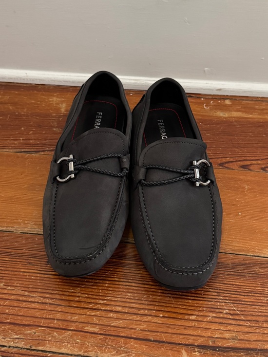 Salvatore Ferragamo Driver Loafers Ornament Gancini Detail Gray Nobuck Suede 7.5 main image 4